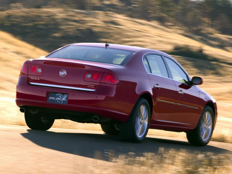  Buick Lucerne CXS 2005 года  (фото 11 из 16)
